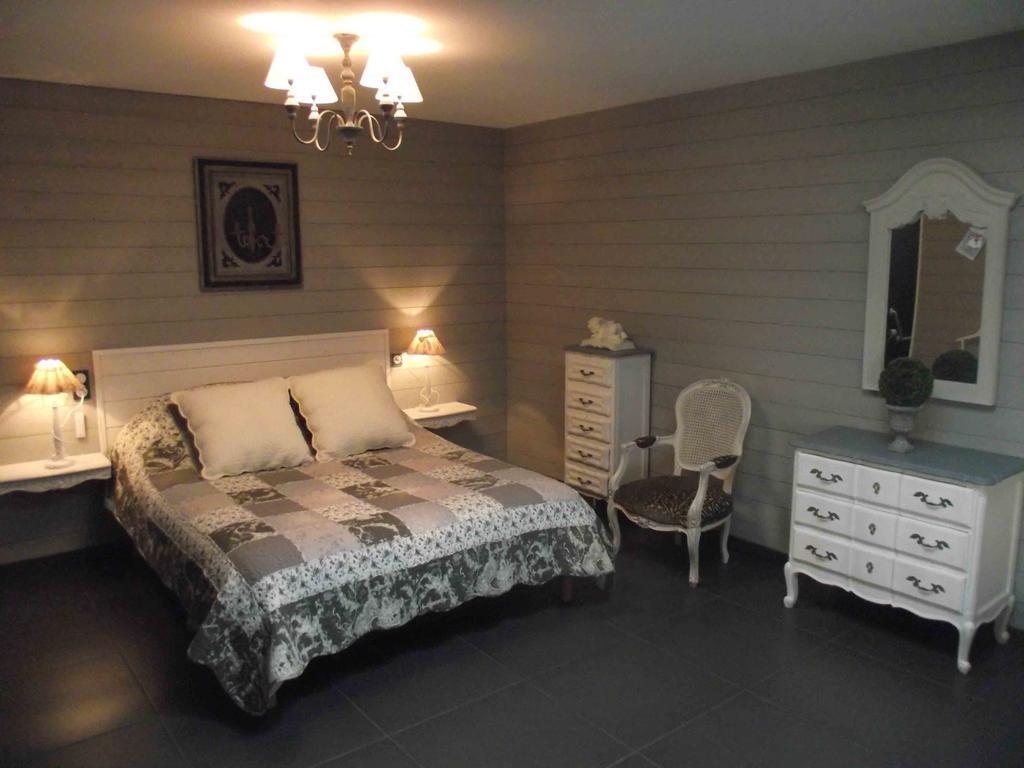Les Belles Epoques B&B - Piscine - Terrasses - Brumisateurs - Proche Puy Du Fou Saint-Germain-sur-Moine 객실 사진