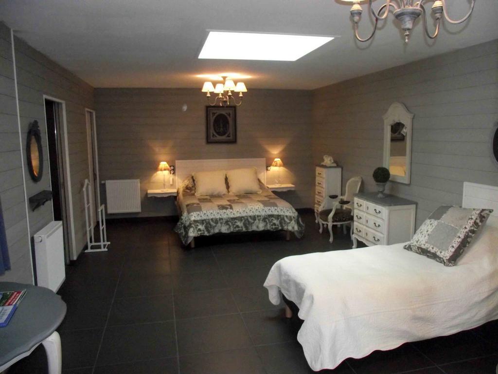 Les Belles Epoques B&B - Piscine - Terrasses - Brumisateurs - Proche Puy Du Fou Saint-Germain-sur-Moine 객실 사진